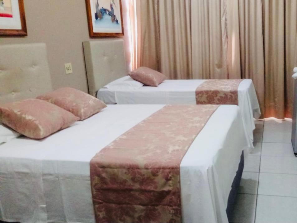 Max Hotel Núcleo Bandeirante Екстериор снимка