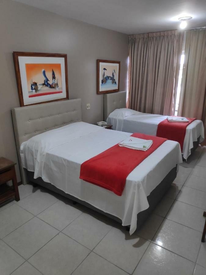 Max Hotel Núcleo Bandeirante Екстериор снимка