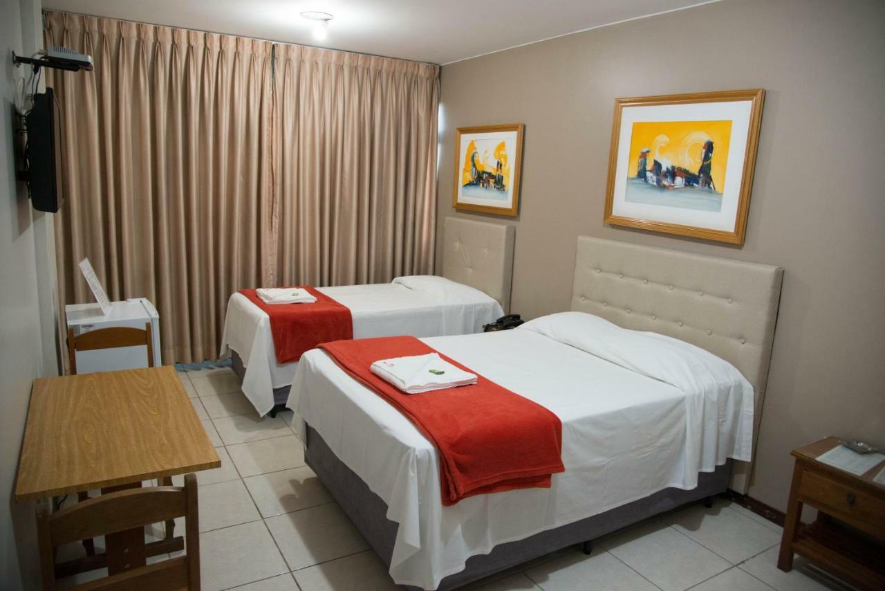 Max Hotel Núcleo Bandeirante Екстериор снимка